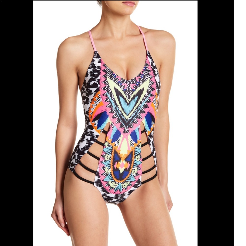 ❤️YMI❤️ BNWT “VIGOSS” SEXY HEART BRAIDED SWIMSUIT